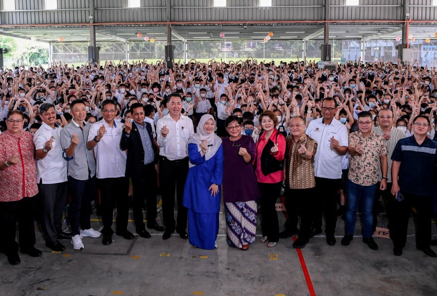 Minister Fadhlina Sidek said that the process of restructuring of such schools will be promptly carried out by the District Education Offices and State Education Departments . BERNAMA PIC