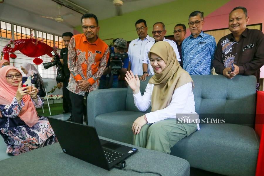 Education Minister Fadhlina Sidek said they took an open approach with regard to the issue, and so far, still gave flexibility to students to come to school without wearing uniforms. NSTP/DANIAL SAAD