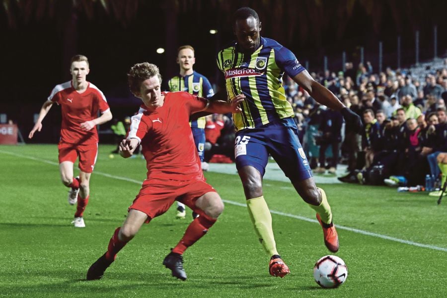 Usain Bolt makes football debut, tires 20 minutes later ...
