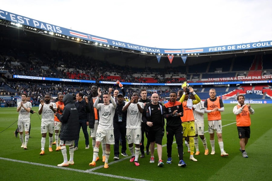 PSG suffer another defeat as Ligue 1 lead cut to three points