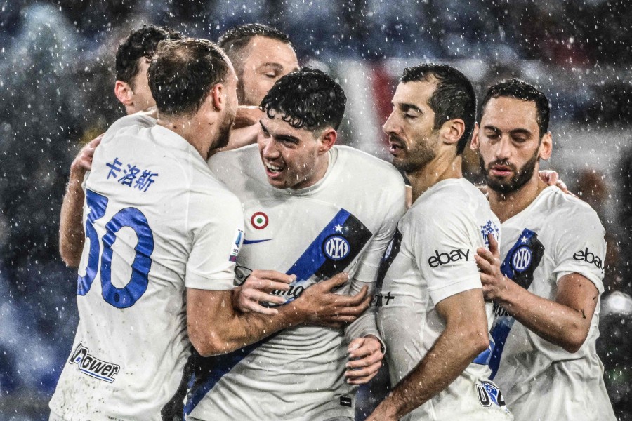 Inter Milan's Italian defender #95 Alessandro Bastoni (C) and teammates celebrates at the end of the Italian Serie A football match between AS Roma and Inter Milan at the Olympic stadium in Rome on February 10, 2024. AFP PIC