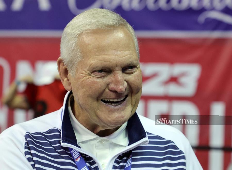 LA Clippers executive board member Jerry West attends a game between the Orlando Magic and the Houston Rockets during the 2022 NBA Summer League at the Thomas & Mack Center in Las Vegas, Nevada, on July 7, 2022. (Photo by Ethan Miller / GETTY IMAGES NORTH AMERICA / AFP)