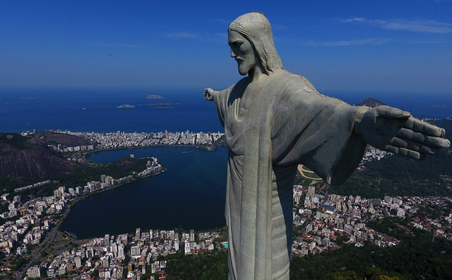 15 Things to KNOW Before Visiting Christ de Redeemer in Rio, Brazil