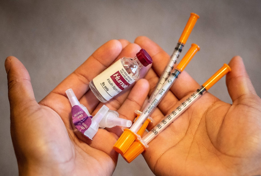 (FILES) In this file photo taken on January 17, 2020, an insulin kit is shown in St. Paul, Minnesota. - Reta Mays, a US nurse, was sentenced to life imprisonment on May 11, 2021, over the murder of seven veterans to whom she had given lethal doses of insulin while they were under her care in a hospital. (Photo by Kerem Yucel / AFP)