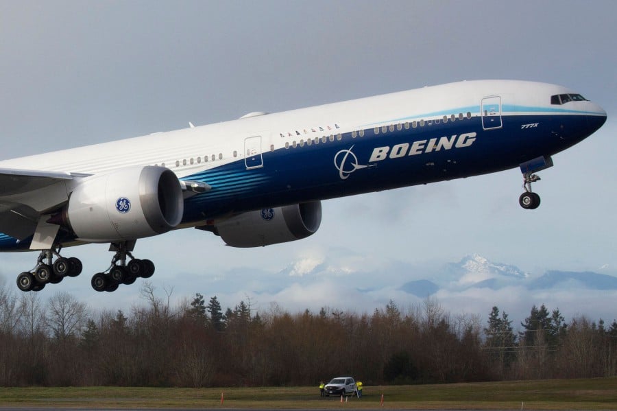 Boeing reports US6.2bil loss on strike, defense contract woes KLSE