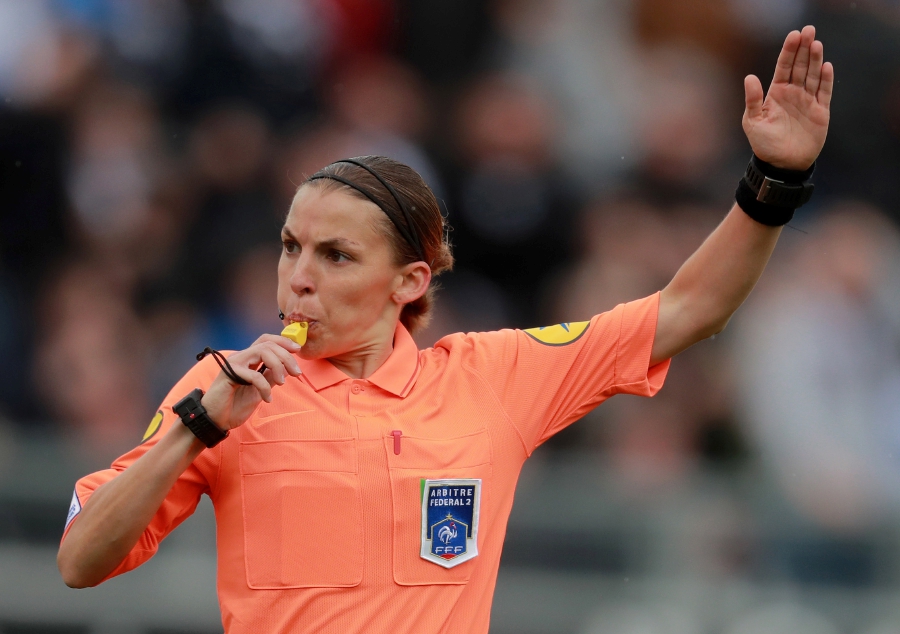 CAEN, 16-02-2022 ,Stade Michel d'Ornano Tournoi de France, Dutch  Eredivisie, Season 2021/ 2022,referee Stephanie Frappart during the match  Brasil - Netherlands (women) 1-1 (Photo by Pro Shots/Sipa USA) *** World  Rights Except