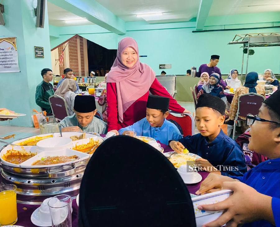 Education Minister Fadhlina Sidek, who raised concern over the pupils' health and safety, said she noticed some Year One pupils were asked by their parents to fast in schools but many ended up being tired and unable to perform the ritual. - NSTP/ NUR IZZATI MOHAMAD