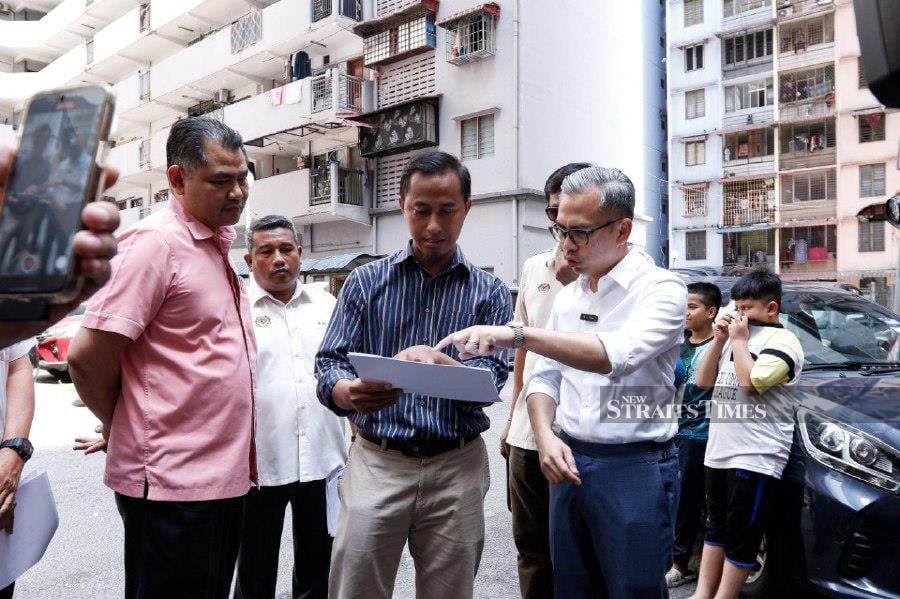 Lembah Pantai member of parliament Fahmi Fadzil said he would discuss expediting the repairs with Kuala Lumpur Mayor Datuk Seri Kamarulzaman Mat Salleh. -NSTP/SADIQ SANI