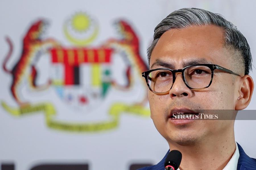 Unity government spokesman Fahmi Fadzil says the cabinet today has decided not to proceed with the Petaling Jaya Traffic Dispersal Link (PJD Link) highway construction project. - Bernama pic