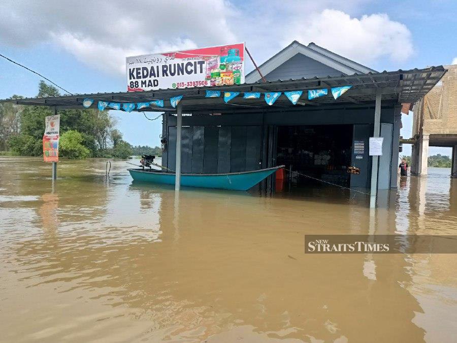 Member banks of The Association of Banks in Malaysia (ABM) are ready and committed to offering financial assistance to their customers affected by the floods. - NSTP/SITI ROHANA IDRIS