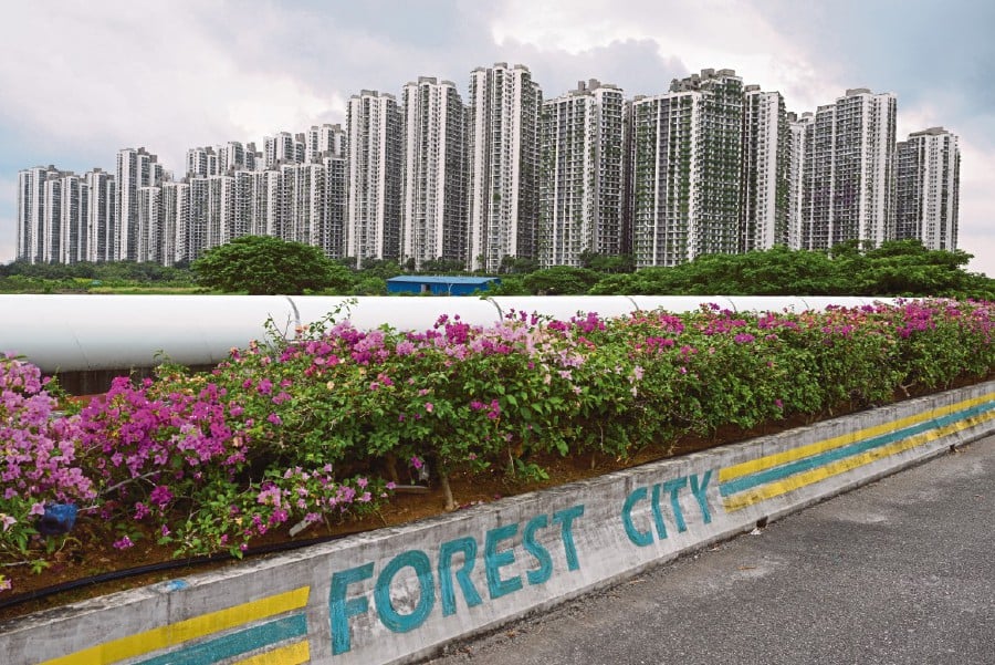 Is Forest City in Iskandar Puteri, Johor, preparing to reserve land to create space for the infrastructure required for the West Line of the light rail transit system and Kuala Lumpur-Singapore high-speed rail (KL-Singapore HSR)? Pix credit: www.forestcityjb.com