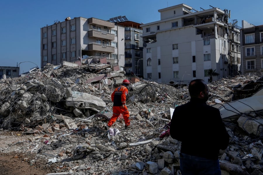 Death toll from powerful earthquakes in Southern Turkiye rises to ...