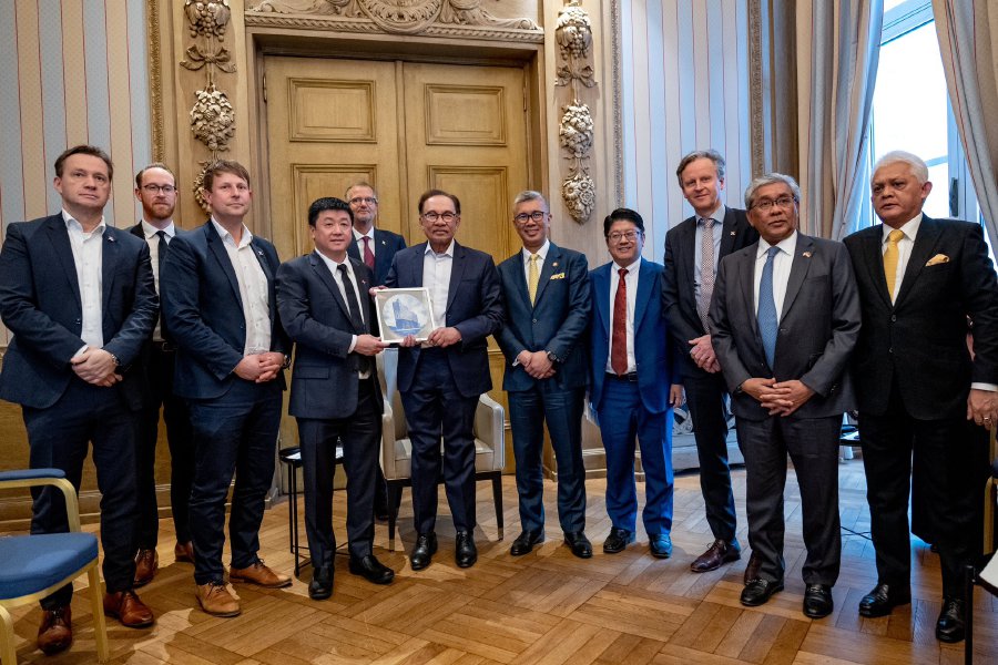 The prime minister also met with top executives of Dutch semiconductor company Nexperia BV, including its chief executive officer Xuezheng Zhang. Pic credit X @anwaribrahim