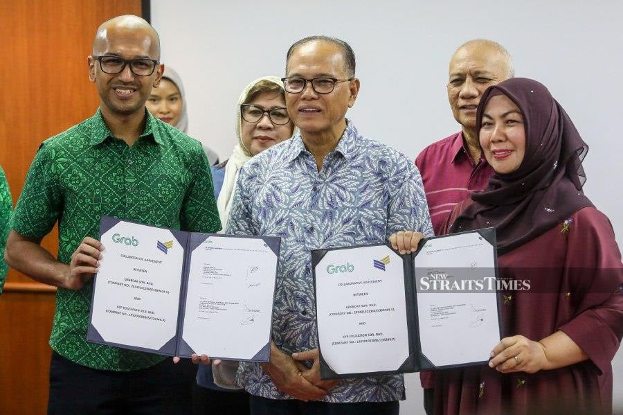 Grab Malaysia food delivery riders and e-hailing drivers can now realise their dreams of pursuing higher education through specially tailored training courses offered by KYP Education Sdn Bhd (KESB). - NSTP/LUQMAN HAKIM ZUBIR