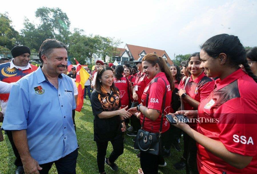 Minister of Youth and Sports, Hannah Yeoh, with participants at the Opening Ceremony of the "Gudwara Cup and Festival of Sports" at the Royal Selangor Club Bukit Kiara. - NSTP/EIZAIRI SHAMSUDIN 