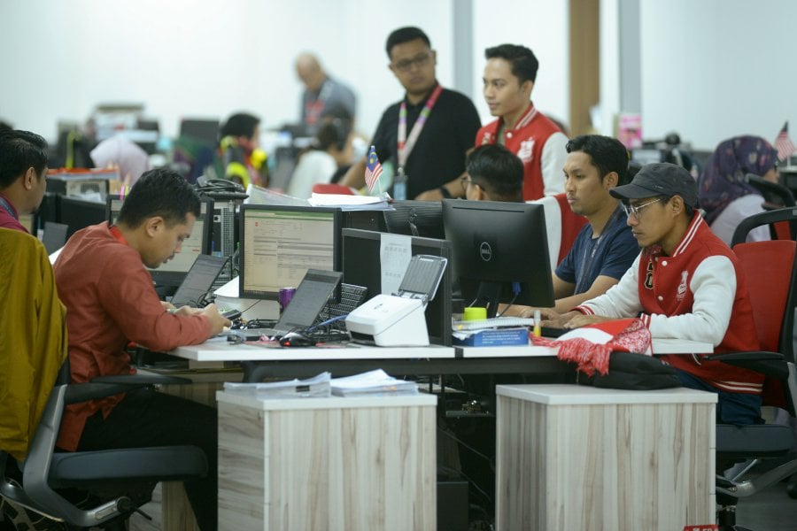 The Malaysian labour market is expected to remain stable throughout this year, largely due to the anticipation of continuous growth in economic activities driven by robust domestic demand. NSTP/AIZUDDIN SAAD