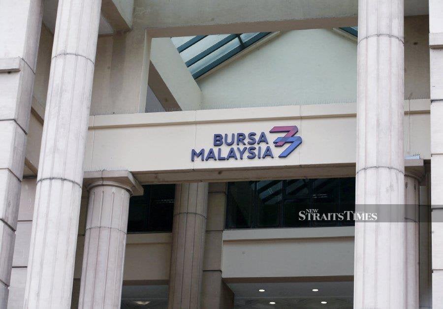 PLS Plantations Bhd in a filing with Bursa Malaysia Securities Bhd yesterday said its controlling shareholder, Ekovest Bhd, transferred 167,731 shares it owns in the company to its adviser as payment. NSTP/EIZAIRI SHAMSUDIN