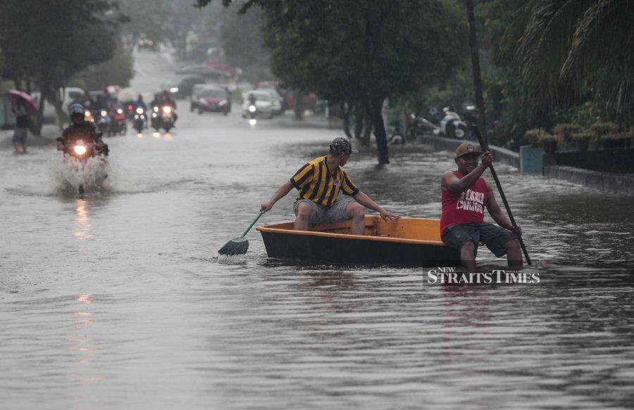 In today flood selangor Selangor exco