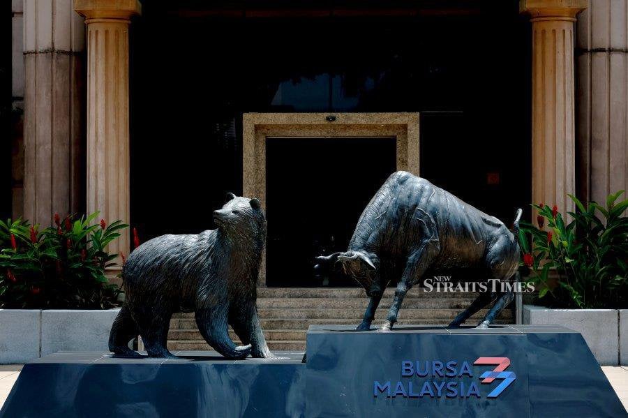 Bursa Malaysia closed lower today due to profit-taking, a day after the local stocks surpassed RM2 trillion in market capitalisation for the first time ever. NSTP/ASYRAF HAMZAH