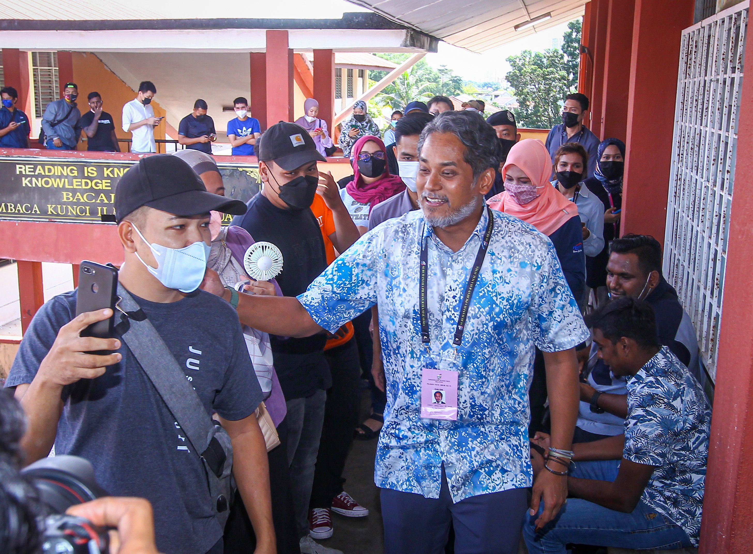 Barisan Nasional candidate for Sungai Buloh Parliament, Khairy Jamaluddin inspected the polling station in the 15th General Election in SK Kota Damansara Section 7. - NSTP/ AZIAH AZMEE