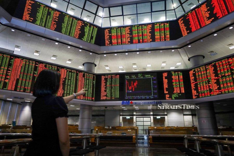 Bursa Malaysia opened lower, influenced by a weaker performance on Wall Street the previous night, driven by uncertainties regarding the path of United States interest rates, coupled with a resurgence in US Treasury yields. STU/NABILA ADLINA AZAHARI