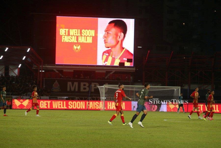 As Selangor star Faisal lay in a hospital bed following a horrific acid attack on him on May 5 by two unknown assailants, Nidzam said the team have bonded strongly in these difficult times. - NSTP/HAIRUL ANUAR RAHIM