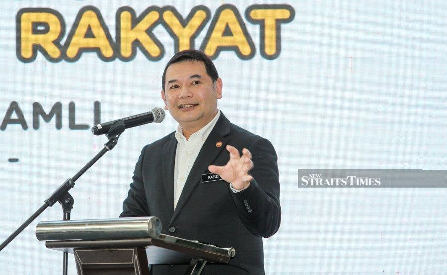  Economy Minister Rafizi Ramli said the government will reopen a second round of the Central Database Hub (Padu) towards the end of the year after making some improvements.