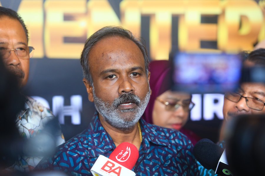 Former Klang member of parliament Charles Santiago criticised Human Resources minister V. Sivakumar for downplaying the scale of forced labour, calling the remark exacerbated the plight of the victims.- NSTP/GENES GULITAH