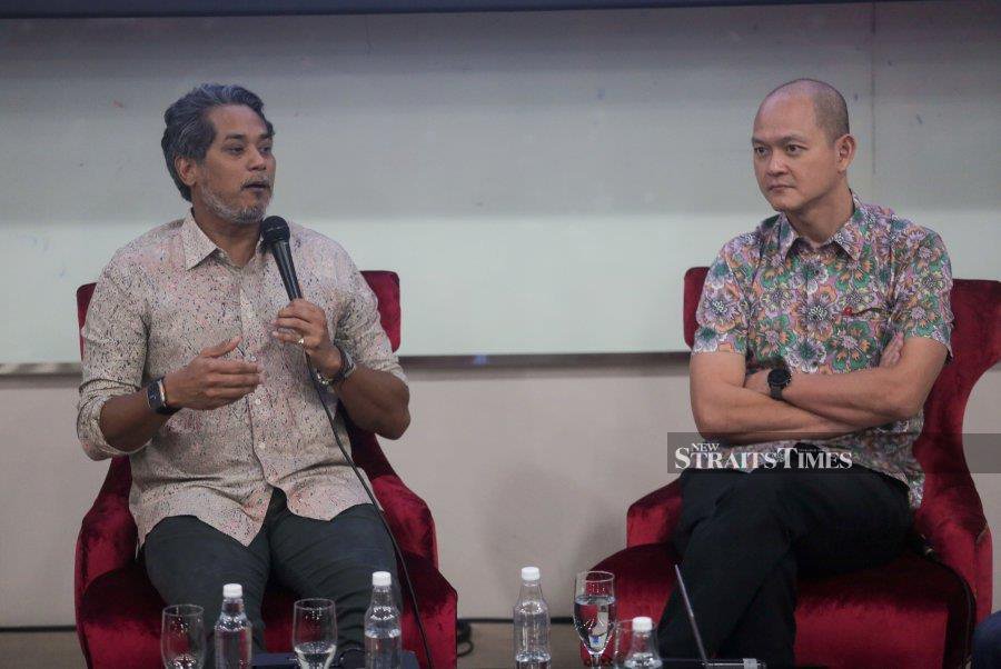 Former health minister Khairy Jamaluddin, who was sacked from Umno early this year, mooted the idea to Selangor DAP treasurer Ong Kian Ming.- NSTP/HAZREEN MOHAMAD