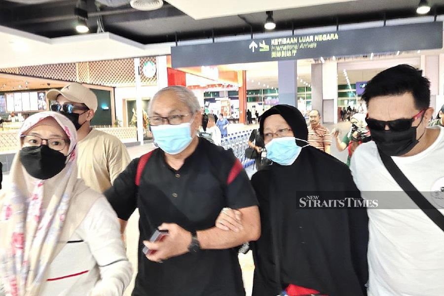 Haj pilgrims who were stranded in Makkah for a month expressed their appreciation to Prime Minister Datuk Seri Anwar Ibrahim and unity government for bringing them back to Malaysia safely. - NSTP/ SAMADI AHMAD