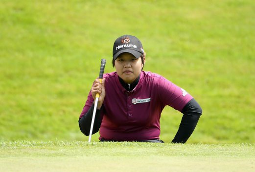 Japan S Haru Nomura Takes 3 Shot Lead In Swinging Skirts