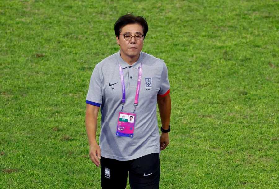  The Korea Football Association (KFA) said on Tuesday it has picked Hwang Sun-hong, coach of the under-23 team, as temporary head coach of the national side to prepare for the upcoming 2026 World Cup qualifiers. - Pic source from Social Media