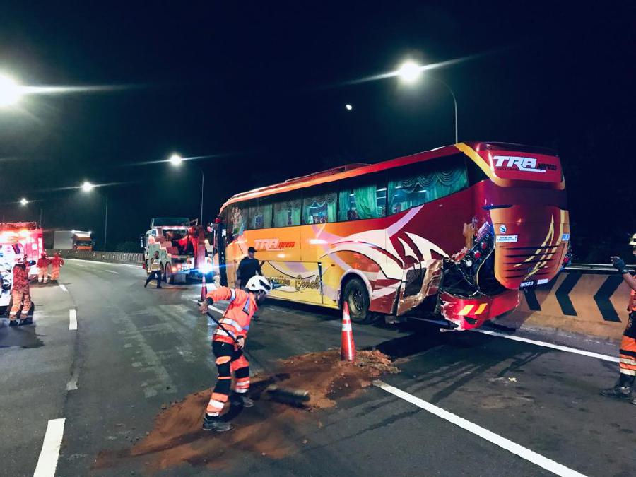 State Fire and Rescue Department assistant director (operations) Mohamadul Ehsan Mohd Zain said a team was rushed to the scene after the department received a distress call at 2.46am. - Pic courtesy of Fire and Rescue Department