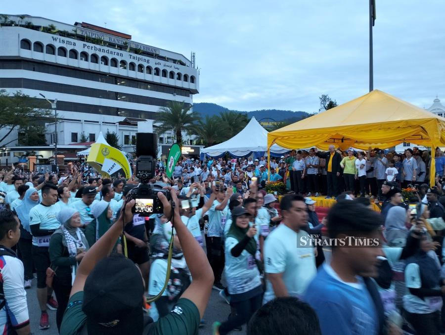 The Larut Matang and Selama district was chosen as the location of this year’s run, as Taiping will celebrate its 150th anniversary next year.- NSTP/ MUHAMMAD ZULSYAMINI SUFIAN SURI