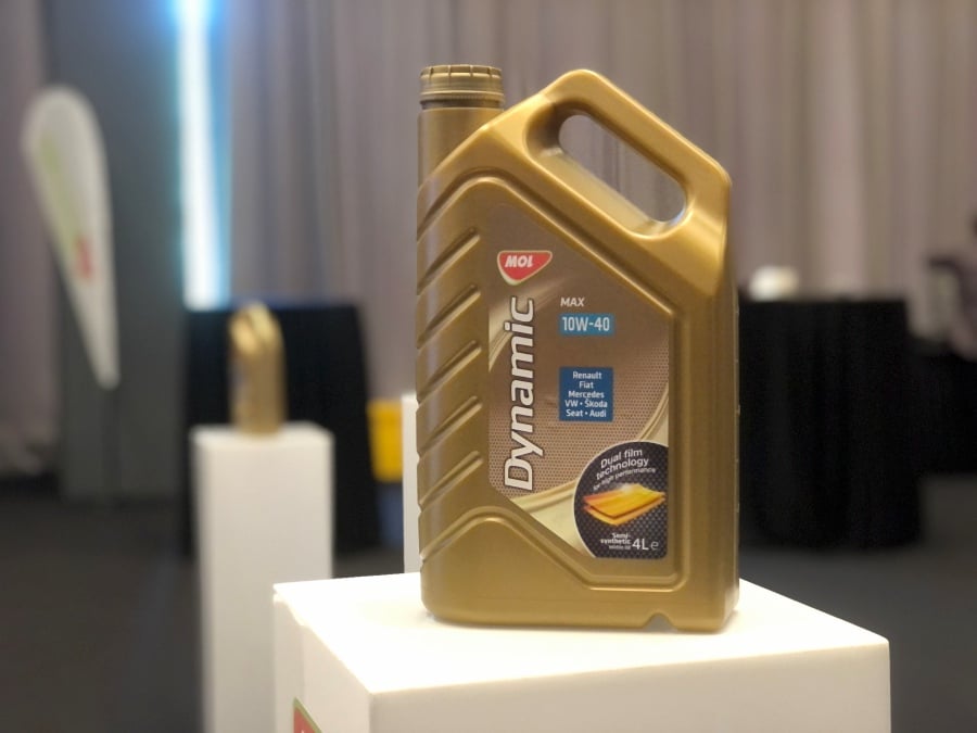 The MOL Dynamic range is a premium fully synthetic oil suitable for most modern European cars.