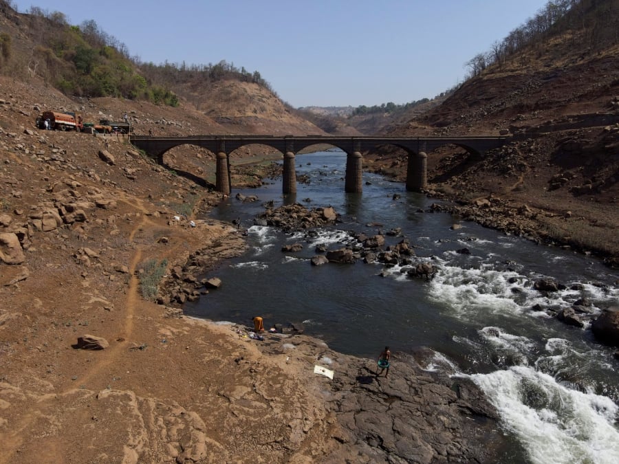 The mean temperature in eastern India was 28.12 Celsius (82.61 Fahrenheit) in April, the warmest since records began in 1901, with experts blaming a combination of factors. (REUTERS/Francis Mascarenhas)