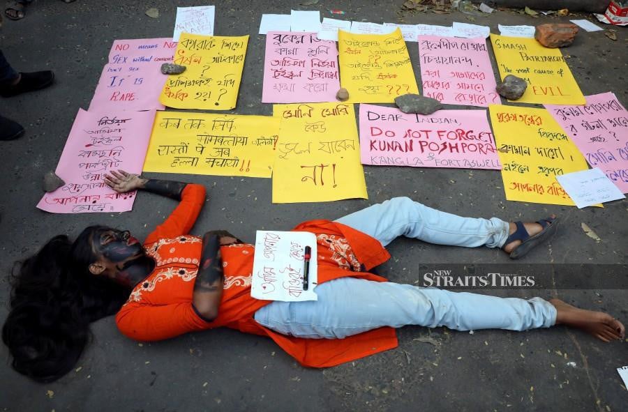 Protests spread over gang-rape, brutal murder of Indian doctor pic