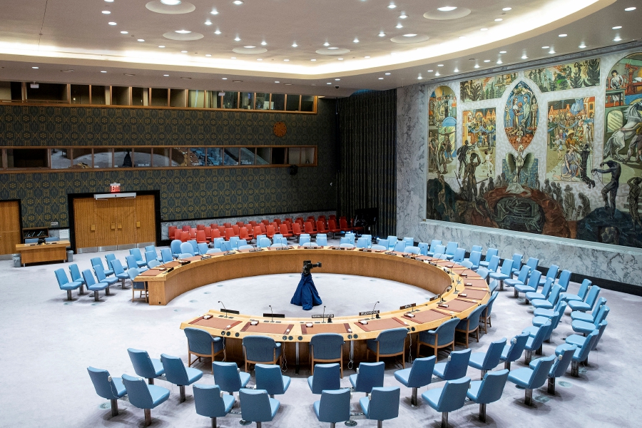 The United Nations Security Council chamber is seen empty as delegates delayed for one extra day the vote on a proposal to demand that Israel and Hamas allow aid access to the Gaza Strip. (REUTERS/Eduardo Munoz)