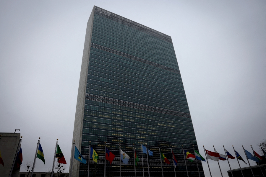 (FILE PHOTO) The United Nations building is pictured in New York City, U.S. (REUTERS/Mike Segar/File Photo)