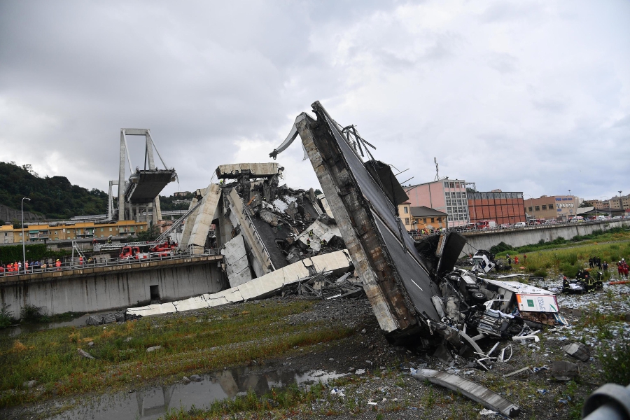 30 dead in Italy motorway bridge collapse 'tragedy' | New Straits Times ...