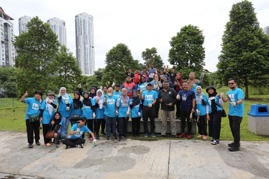 Indah Water Konsortium and Malaysian Nature Society staff who took part in the planting of trees at the ‘Khazanah Rimba’ in Pantai Eco Park, Pantai Dalam, Kuala Lumpur. - Courtesy pic
