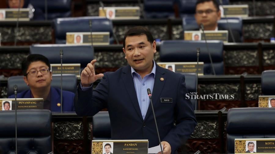 KUALA LUMPUR, 8 Nov –– Economy Minister who is also Pandan Member of Parliament Rafizi Ramli while attending the Dewan Rakyat Session in Parliament.--fotoBERNAMA (2023)