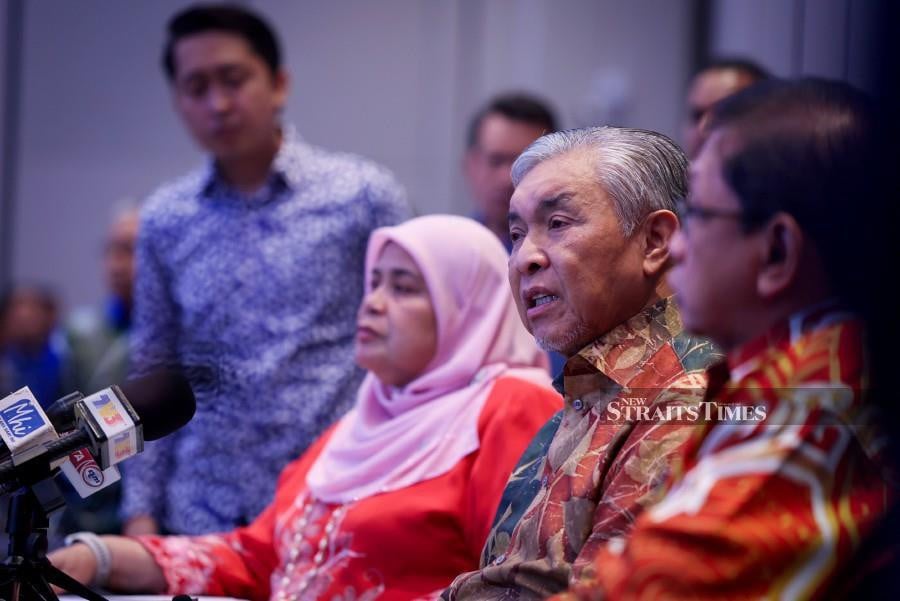 Deputy Prime Minister Datuk Seri Dr Ahmad Zahid Hamidi today reprimanded the Public Accounts Committee for failing to gather accurate information regarding the sale of the Semarak20 commercial building on Jalan Semarak, Kuala Lumpur, which is operated by Felcra Bhd. Bernama pic