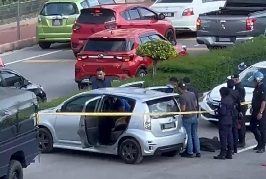 Police said initial investigations at the scene found that the victim’s vehicle was moving slowly onto Jalan Sultan Ibrahim without stopping when at the junction.- Pic courtesy PDRM