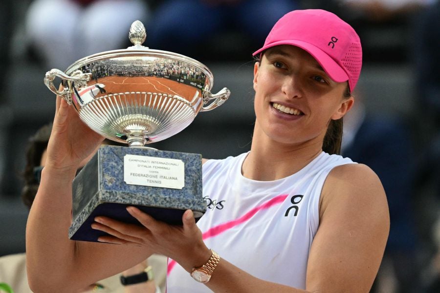 Iga Swiatek is “confident” of her bid to become only the fourth woman to win four Roland Garros singles titles in the Open era. - AFP pic