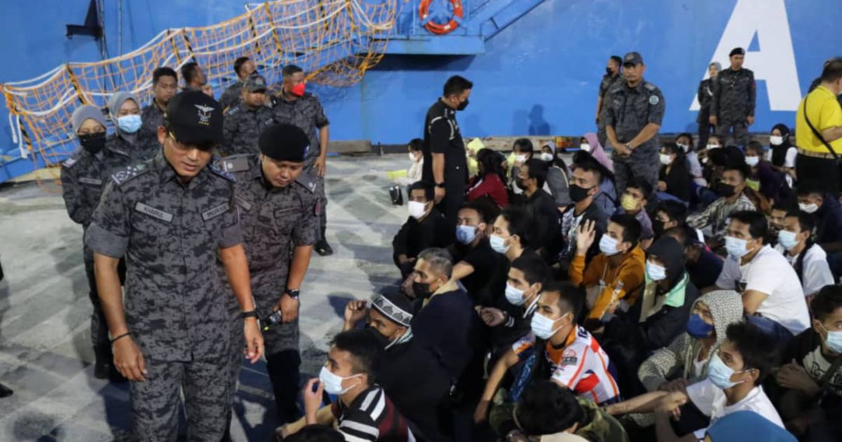 Immigration Sends 750 Detainees Back To Philippines | New Straits Times ...