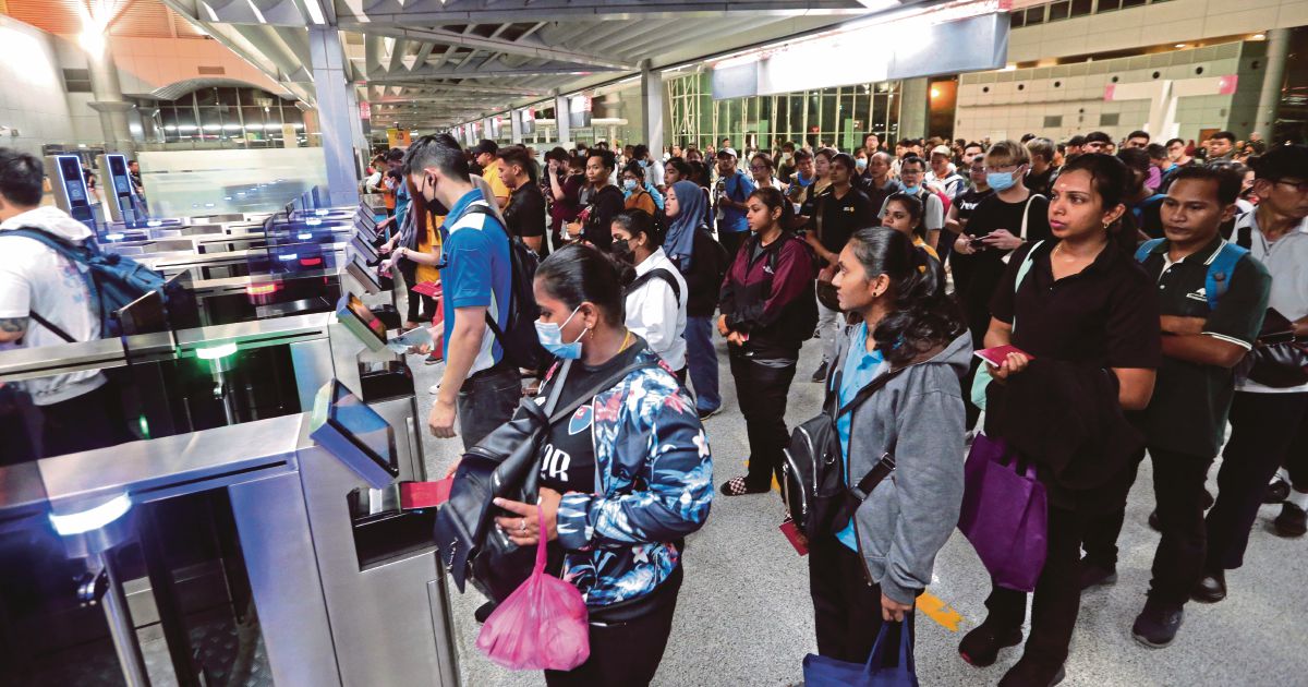 200 new Immigration officers to be stationed at two Johor entry points ...