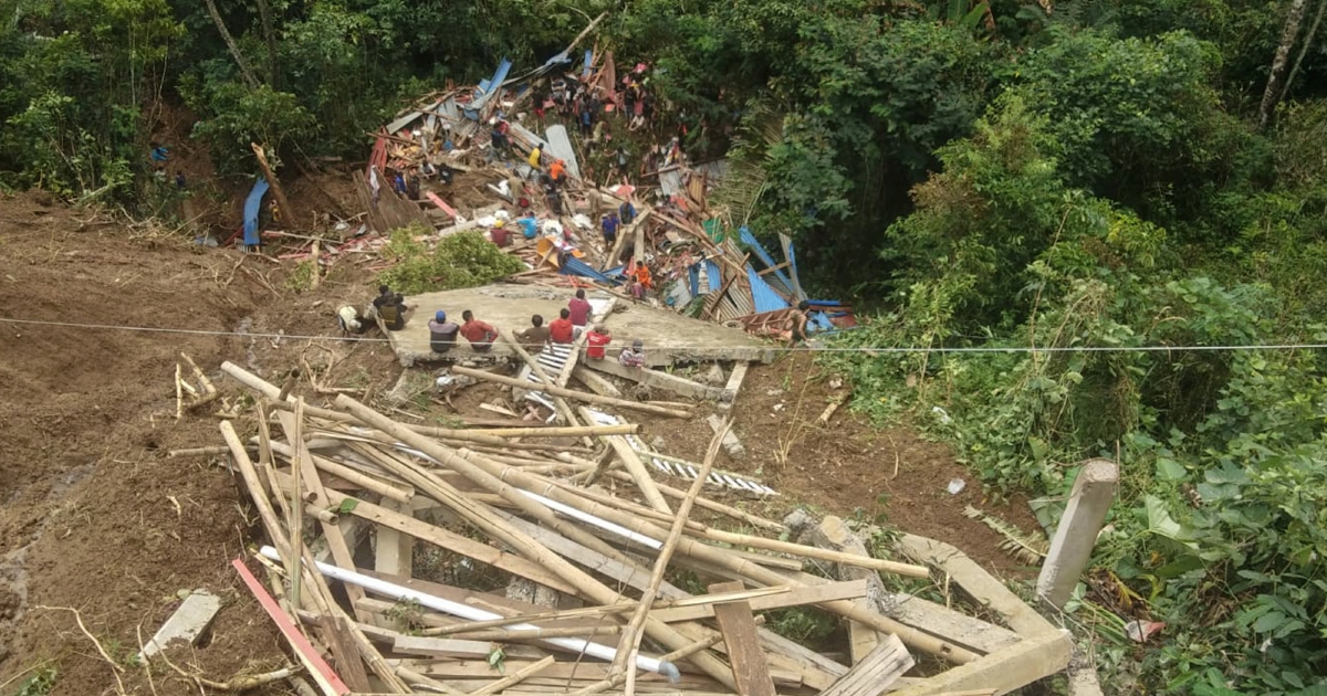 15 dead, two missing after Indonesia landslide | New Straits Times