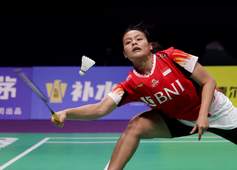 Indonesia are one step away from securing their first Uber Cup title after 28 years when they stunned defending champions South Korea 3-2 in the semi-finals, courtesy of an impressive comeback win by Komang Ayu Cahya Dewi in the third singles match today. - Bernama pic