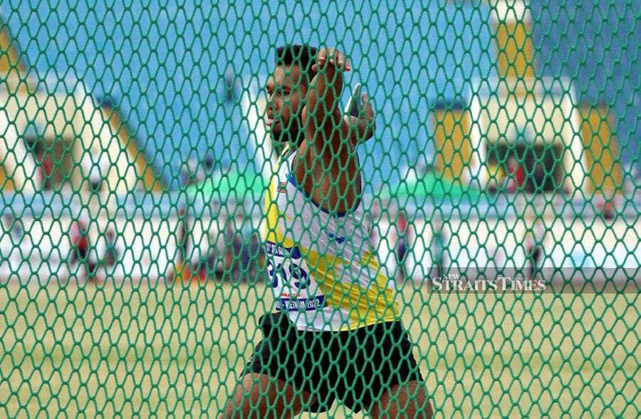 Burly Irfan Shamsuddin produced a season best of 58.06 metres in the men’s discus to finish sixth in an international track meet in Christchurch, New Zealand, today. - NSTP file pic